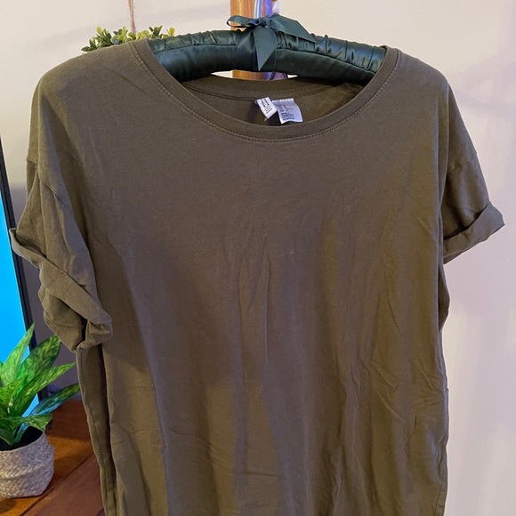 green basic tee - Picture 1 of 2